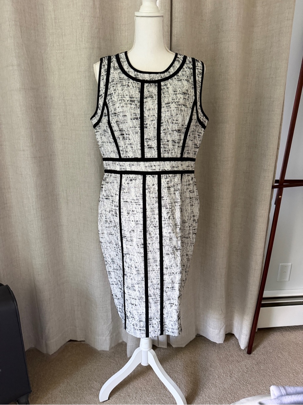 Dana Buchman Black & White Paneled Midi Sheath Dress